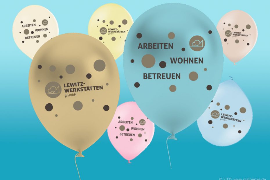 bunte Luftballons mit Firmanaufdruck